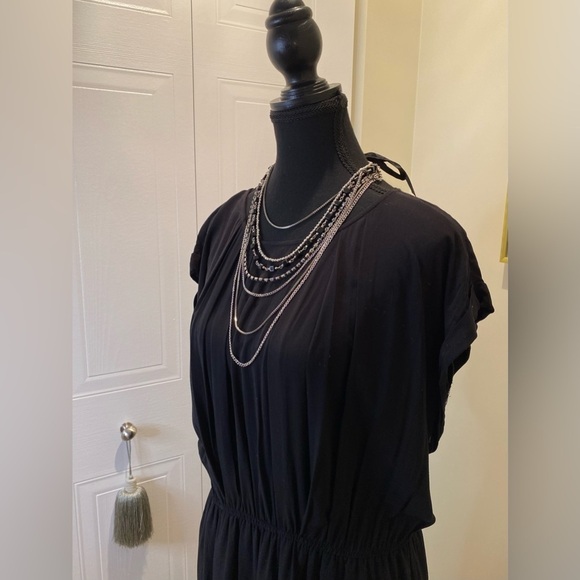 Old Navy black tunic dress with elastic cinch waist. Back keyhole  button - Picture 3 of 12